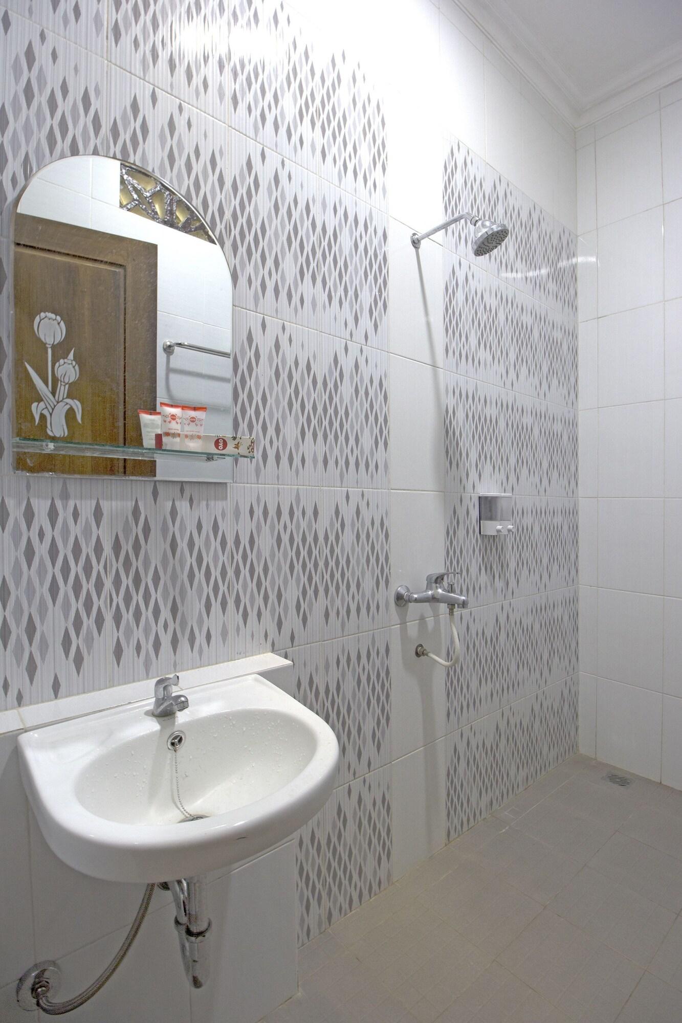 יוגיאקרטה Oyo 572 Omah Gedongkuning Syariah Homestay מראה חיצוני תמונה
